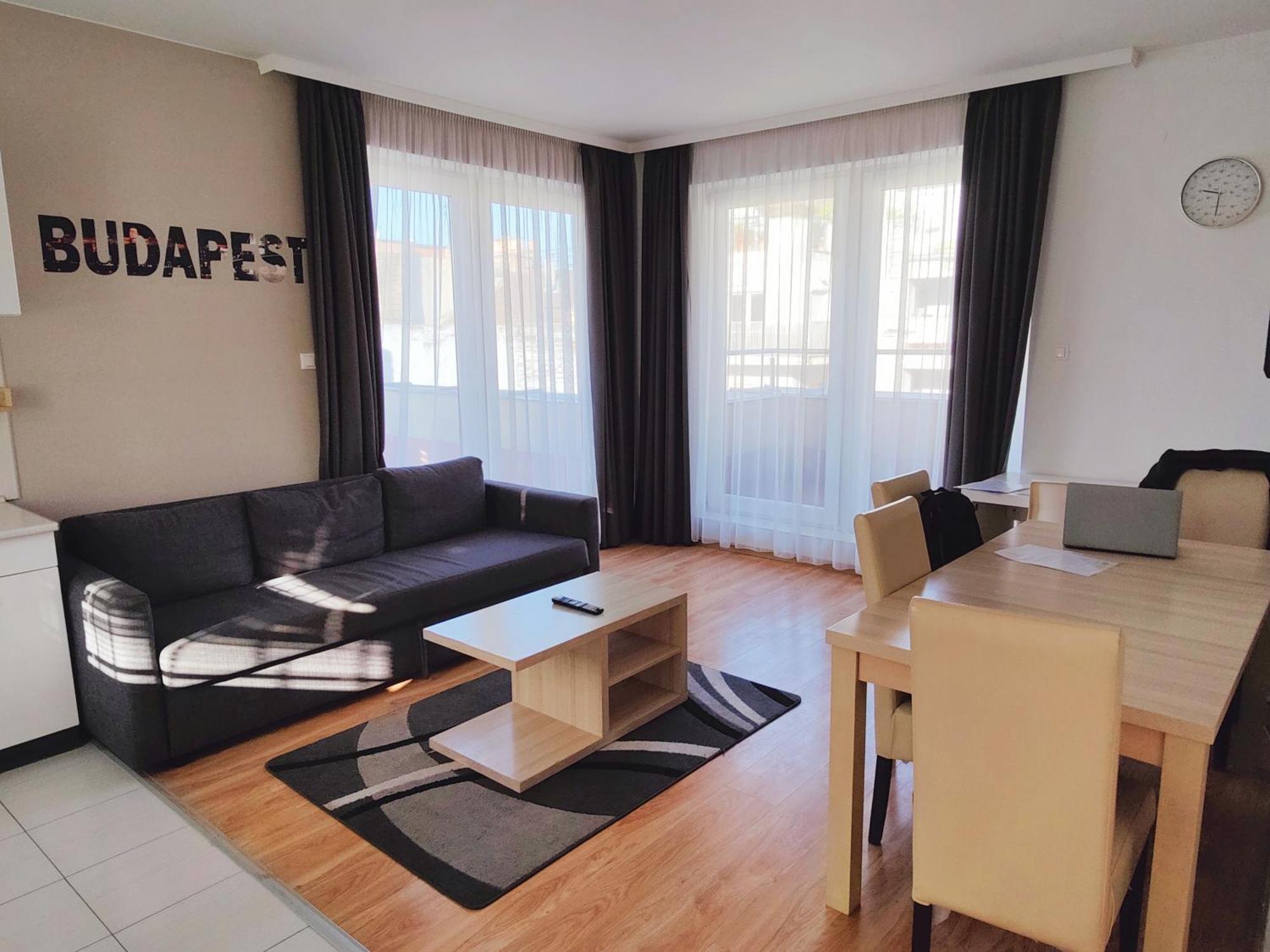 Corvin Plaza Apartments & Suites Budapest Luaran gambar